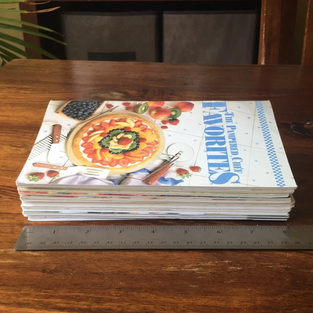 13 Pampered Chef ‘Season's Best’ + ‘Favorites’ Books Booklets 1992 - 2010